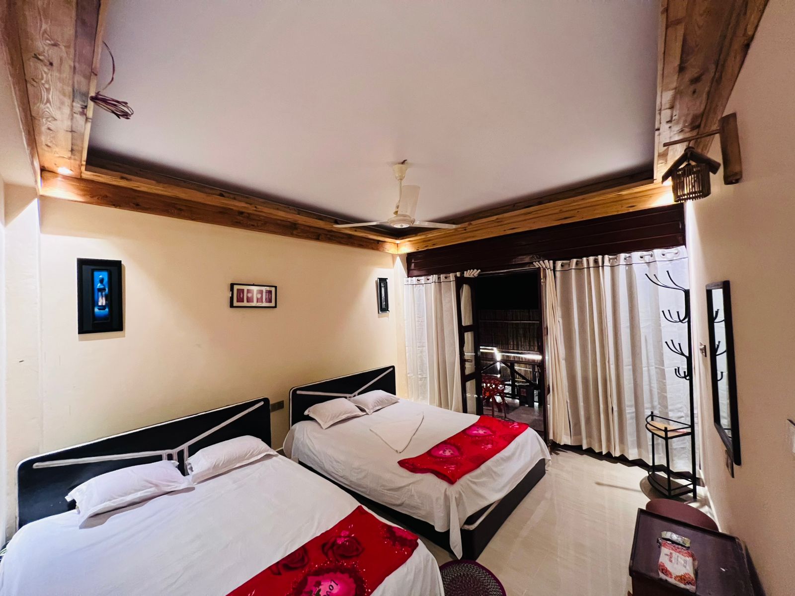 রূপচাঁদা-০৬ Balcony / Bed